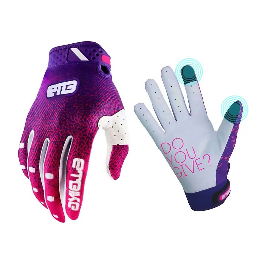 HIGH-PERFORMANCE SIM GLOVES FOR RACING